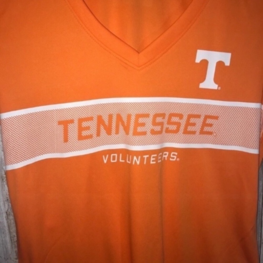 Tennessee Volunteers Women’s Small Orange V Neck Tee NCAA Vols Shirt NWT - Picture 3 of 5